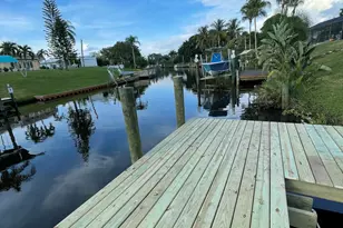 808 SE Degan Dr, Port Saint Lucie, FL 34983 - Photo 5