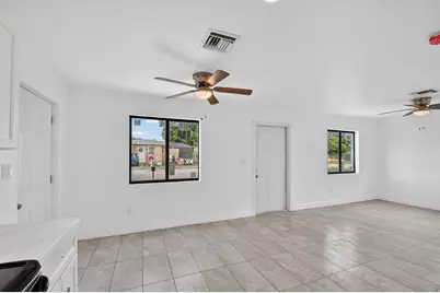 917 W 2nd Street, Riviera Beach, FL 33404 - Photo 9