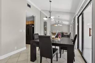 9 Lexington Ln E, Palm Beach Gardens, FL 33418 - Photo 13