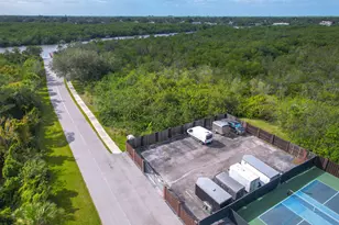 841 SW South River Dr, Stuart, FL 34997 - Photo 39