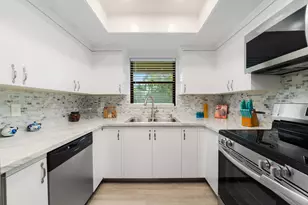 841 SW South River Dr, Stuart, FL 34997 - Photo 9