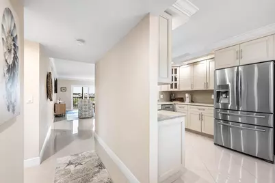 7286 Huntington Lane #301, Delray Beach, FL 33446 - Photo 3