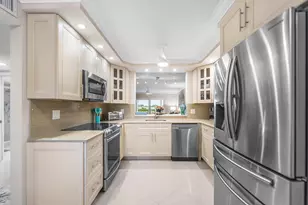 7286 Huntington Ln, Delray Beach, FL 33446 - Photo 1