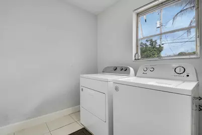 221 NW 39th Court, Pompano Beach, FL 33064 - Photo 9