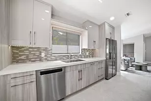 10861 White Aspen Ln, Boca Raton, FL 33428 - Photo 5