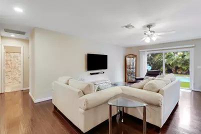 124 Rosewood Circle, Jupiter, FL 33458 - Photo 7