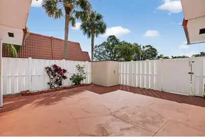 1423 SW 28th Avenue #11 B, Boynton Beach, FL 33426 - Photo 5