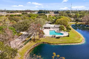 2013 Bedford Dr, West Palm Beach, FL 33403 - Photo 35