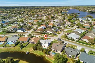 12912 Meadowbreeze Dr, Wellington, FL 33414 - Photo 43