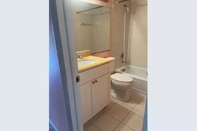 210 Windsor J, West Palm Beach, FL 33417 - Photo 3