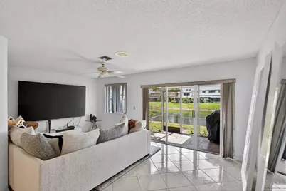 2274 Discovery Circle W #2274, Deerfield Beach, FL 33442 - Photo 5