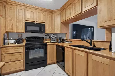 2274 Discovery Circle W #2274, Deerfield Beach, FL 33442 - Photo 3