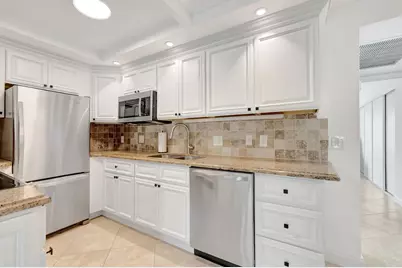 1072 Yarmouth D, Boca Raton, FL 33434 - Photo 11
