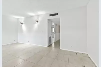 240 Croton Avenue #102, Lantana, FL 33462 - Photo 7