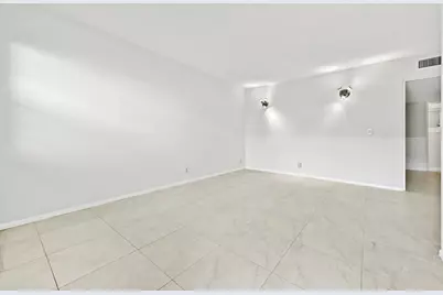 240 Croton Avenue #102, Lantana, FL 33462 - Photo 3