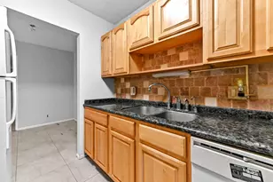 240 Croton Ave, Lantana, FL 33462 - Photo 9