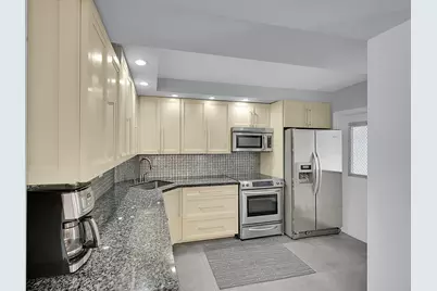 800 E Camino Real #305, Boca Raton, FL 33432 - Photo 9
