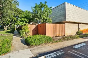 1700 Embassy Dr, West Palm Beach, FL 33401 - Photo 31