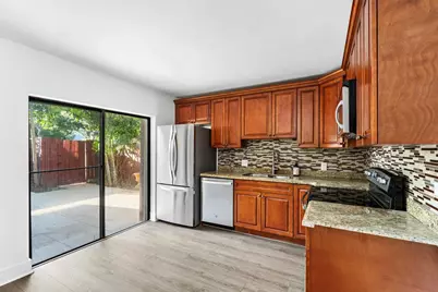 1700 Embassy Drive #708, West Palm Beach, FL 33401 - Photo 5