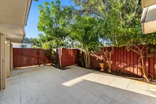 1700 Embassy Dr, West Palm Beach, FL 33401 - Photo 9