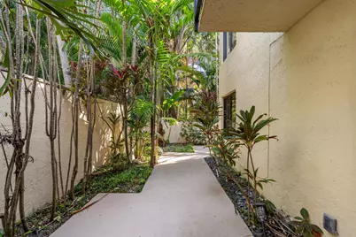 16 Via Lago, Boynton Beach, FL 33435 - Photo 57