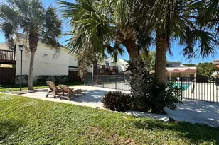 637 Executive Center Dr, West Palm Beach, FL 33401 - Photo 23