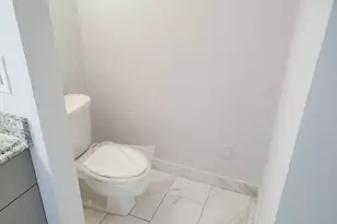 637 Executive Center Dr, West Palm Beach, FL 33401 - Photo 31