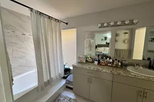 637 Executive Center Dr, West Palm Beach, FL 33401 - Photo 29