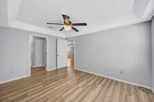 22644 St Thomas Cir, Lutz, FL 33549 - Photo 21