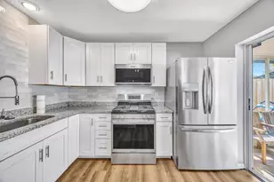 22644 St Thomas Cir, Lutz, FL 33549 - Photo 11