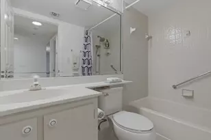 7292 S Devon Dr, Tamarac, FL 33321 - Photo 17