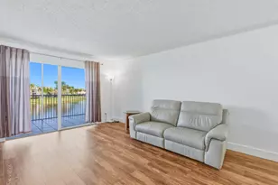 7292 S Devon Dr, Tamarac, FL 33321 - Photo 13