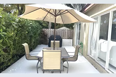 4274 NW 1st Place, Deerfield Beach, FL 33442 - Photo 15