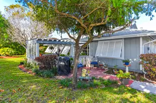 7886 SE Trenton Ave, Hobe Sound, FL 33455 - Photo 17