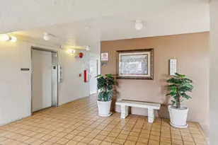 3178 Via Poinciana, Lake Worth, FL 33467 - Photo 3