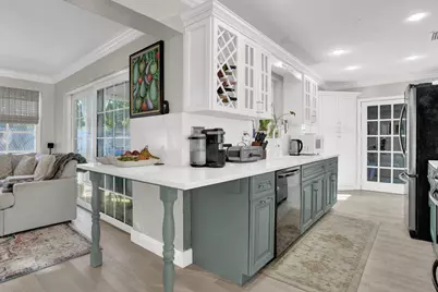 733 SE 10th Avenue, Deerfield Beach, FL 33441 - Photo 13