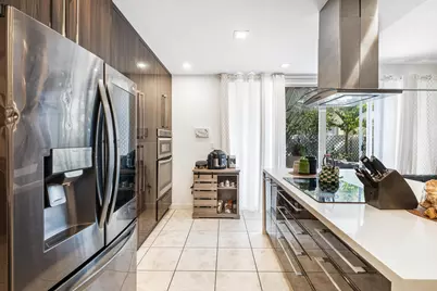 8741 NW 110th Avenue, Doral, FL 33178 - Photo 19