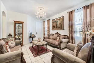 8741 NW 110th Ave, Doral, FL 33178 - Photo 9