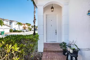 8741 NW 110th Ave, Doral, FL 33178 - Photo 7