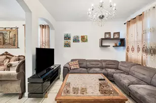 8741 NW 110th Ave, Doral, FL 33178 - Photo 13