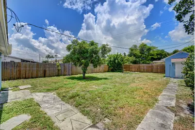 1109 S E Street, Lake Worth Beach, FL 33460 - Photo 3