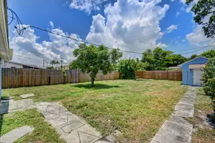 1109 S E St, Lake Worth Beach, FL 33460 - Photo 3