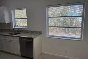 6575 NE 7th Ave, Boca Raton, FL 33487 - Photo 17