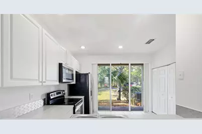 687 NW 42nd Avenue, Plantation, FL 33317 - Photo 11