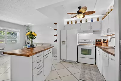 290 Oakridge Q #290, Deerfield Beach, FL 33442 - Photo 1