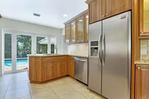 1104 NE 4th Dr, Deerfield Beach, FL 33441 - Photo 13