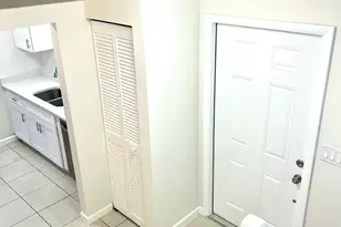 102 Shoreview Dr, Greenacres, FL 33463 - Photo 5