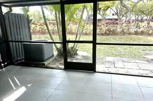 102 Shoreview Dr, Greenacres, FL 33463 - Photo 9