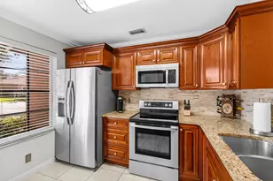 9936 Kamena Cir, Boynton Beach, FL 33436 - Photo 7