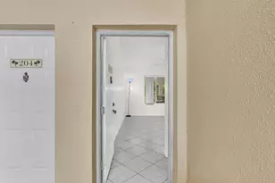 815 W Boynton Beach Blvd, Boynton Beach, FL 33426 - Photo 3